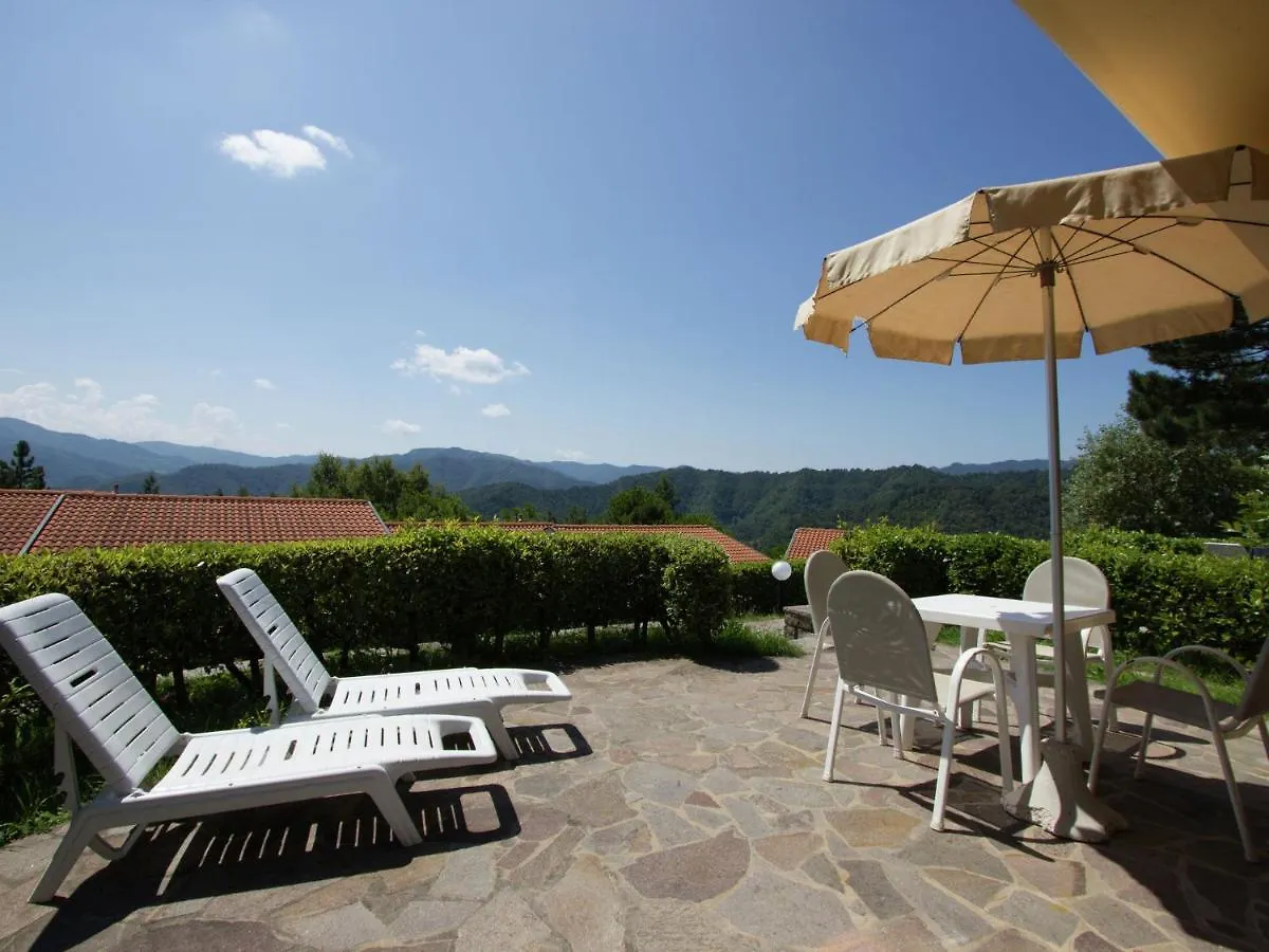 Comfortable Home With Terrace, Located In Nature Salecchio